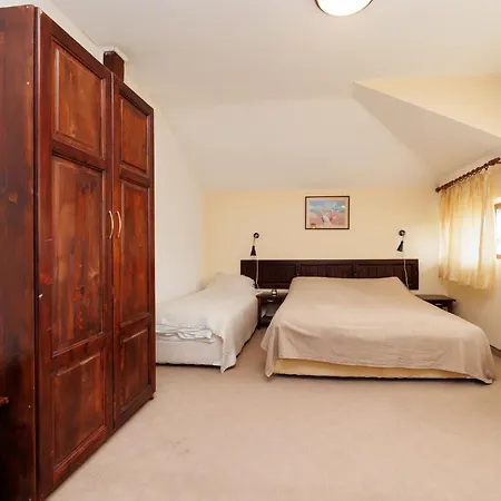 конна база и дворене