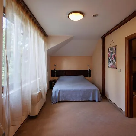 Pensionat конна база и дворене 3*