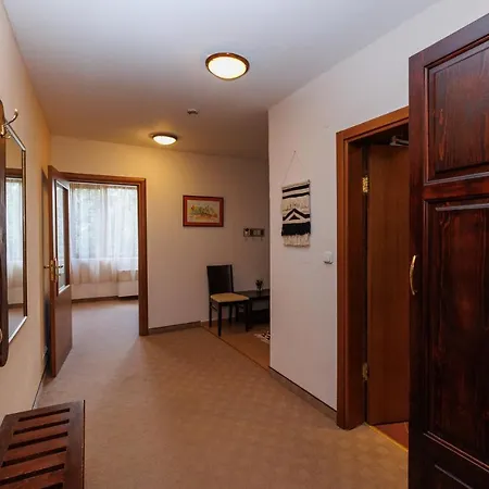 конна база и дворене 3*