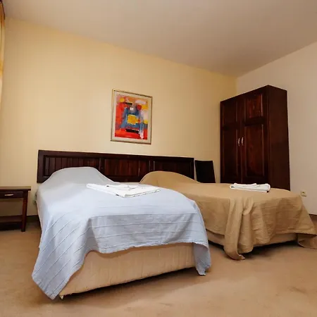 Pensionat конна база и дворене