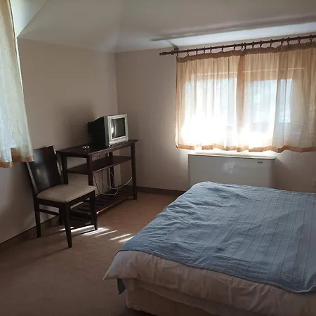 Pensionat конна база и дворене 3*