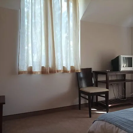 конна база и дворене Pensionat 3*