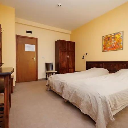 конна база и дворене