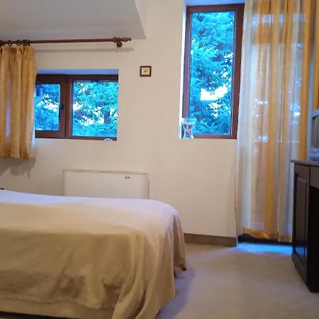 конна база и дворене Pensionat 3*