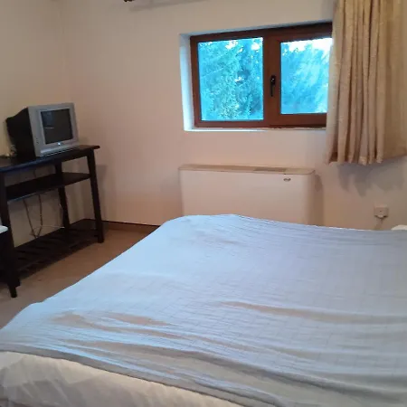 Pensiune конна база и дворене 3*