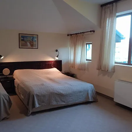 конна база и дворене Pensionat Razlog