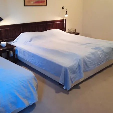 конна база и дворене 3*