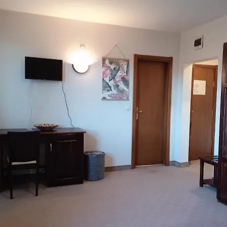 конна база и дворене 3* Razlog