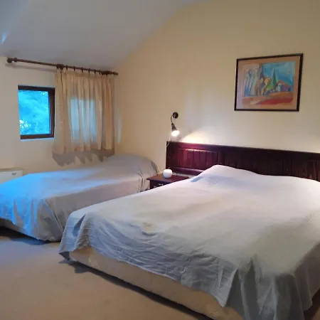 конна база и дворене Razlog