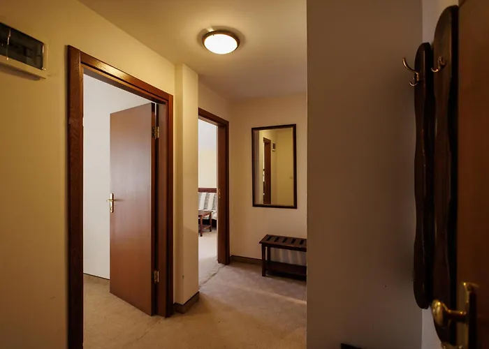 конна база и дворене 3*