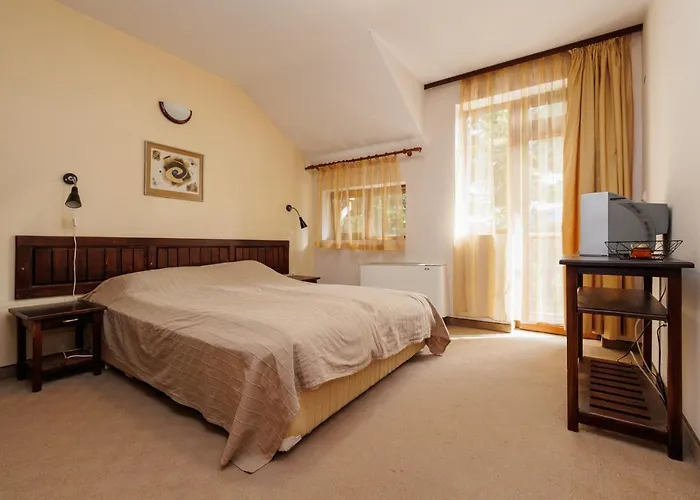 конна база и дворене 3* Razlog