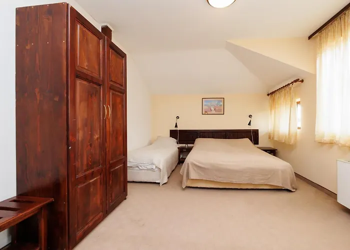 конна база и дворене