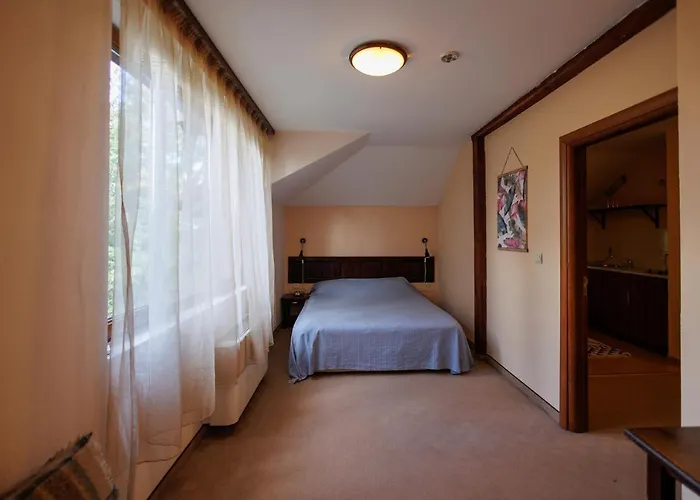 Maison d'hôtes конна база и дворене 3*