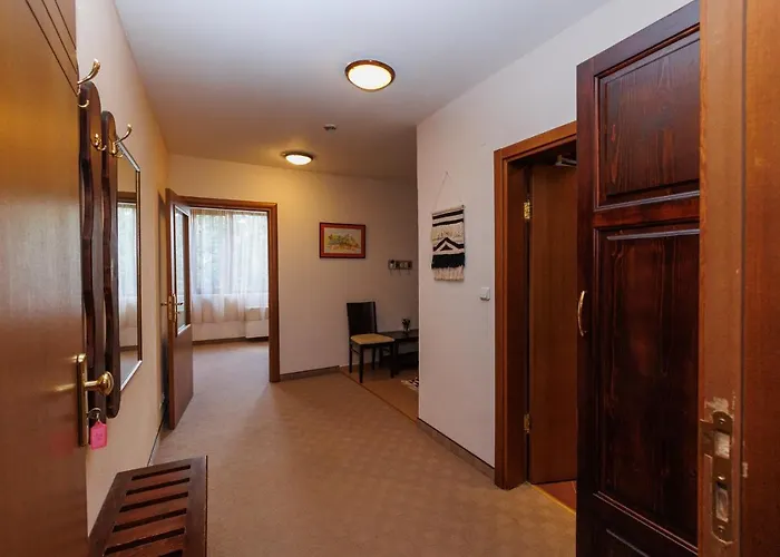 конна база и дворене 3*