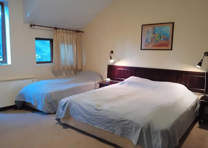 конна база и дворене Razlog