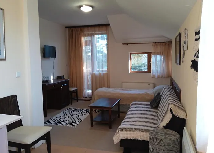 конна база и дворене 3*